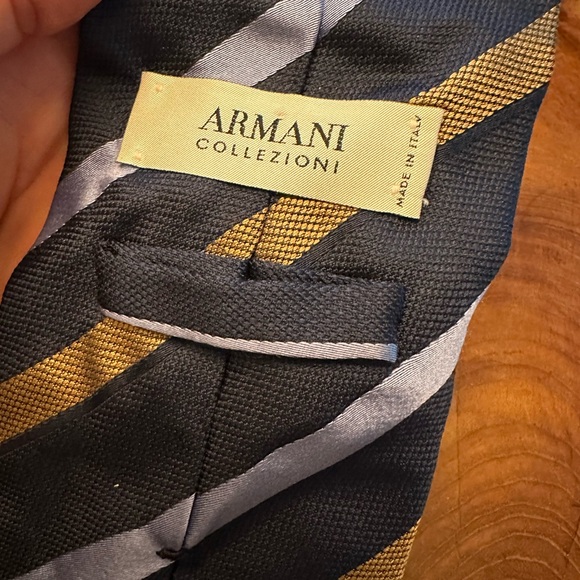 Armani Collezioni 100% Silk Tie - Picture 2 of 4